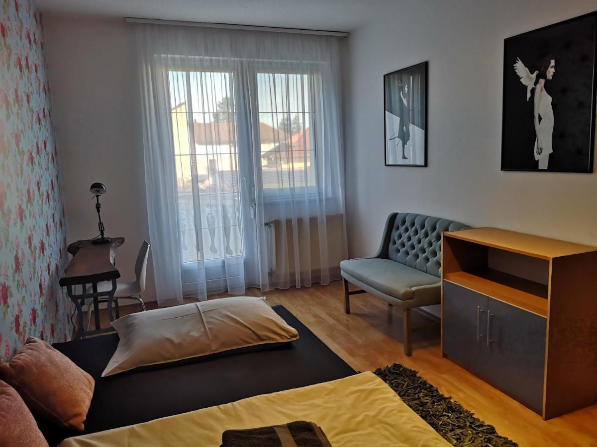 Hotello Apartmanhaz Es Panzio Zalaegerszeg Exteriör bild