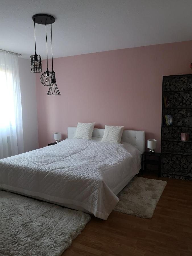 Hotello Apartmanhaz Es Panzio Zalaegerszeg Exteriör bild