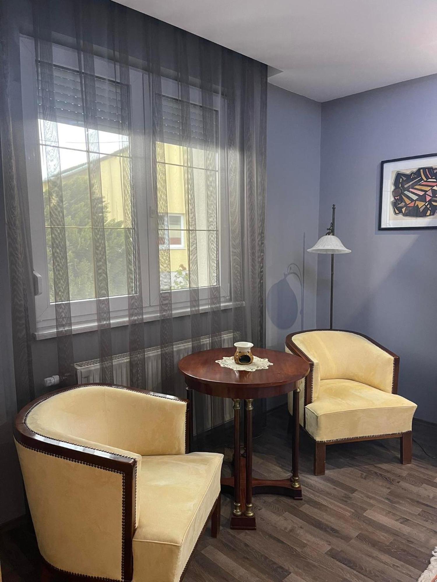Hotello Apartmanhaz Es Panzio Zalaegerszeg Exteriör bild