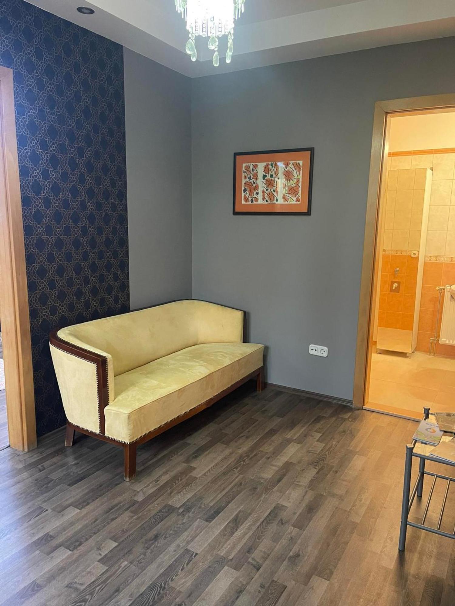 Hotello Apartmanhaz Es Panzio Zalaegerszeg Exteriör bild