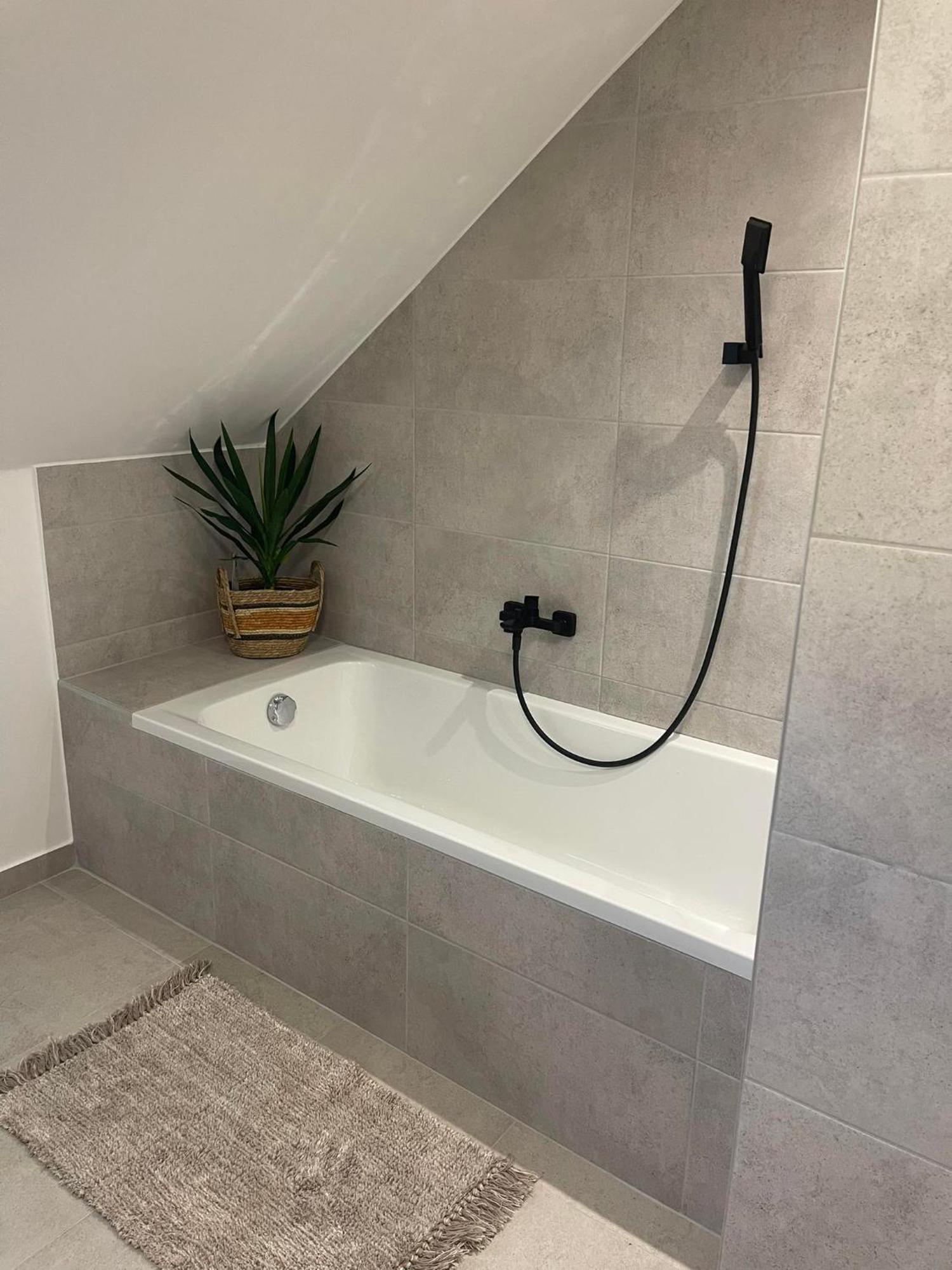 Hotello Apartmanhaz Es Panzio Zalaegerszeg Exteriör bild